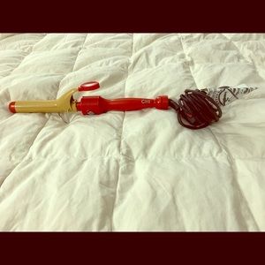 CHI Ceramic 1 Inch Curling Iron GF1557 Red Curler